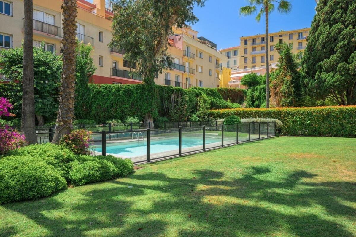 Le Coq Wagner - Parking - Air Conditioning - Pool مينتون المظهر الخارجي الصورة